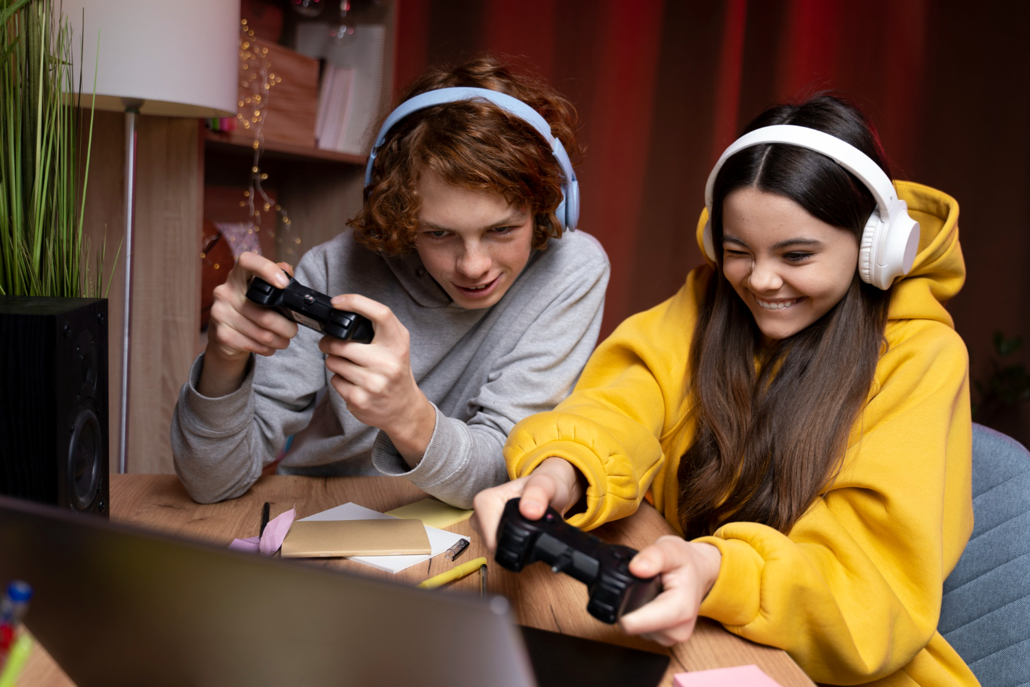 Kislen Variel y Zyara Kelminas, talentos emergentes en la creación de videojuegos educativos