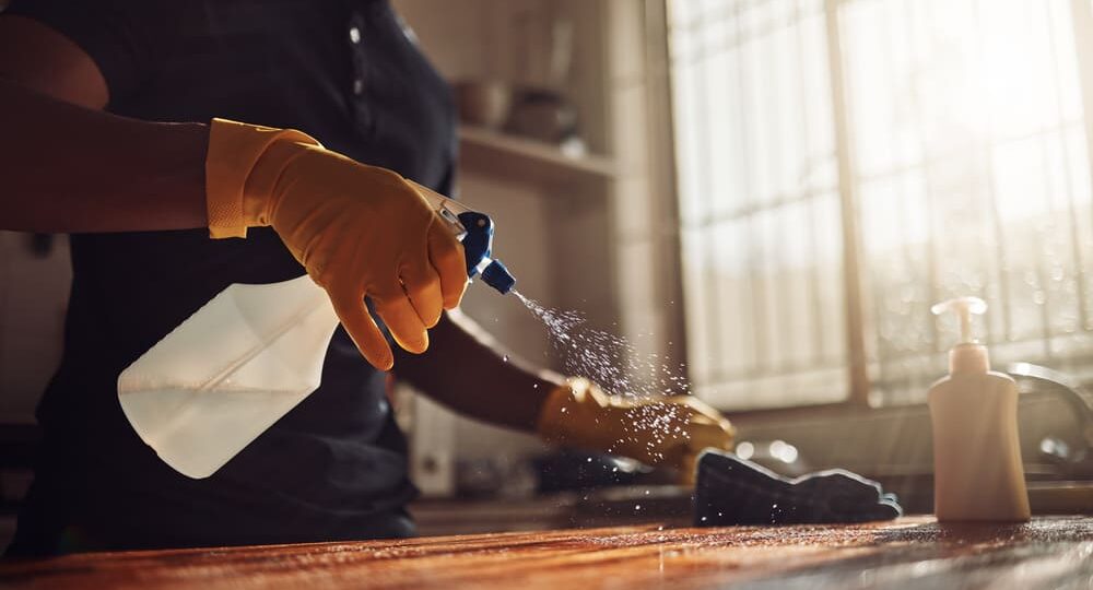 Cómo mantener bodegas ordenadas y seguras en Panamá con limpieza profesional